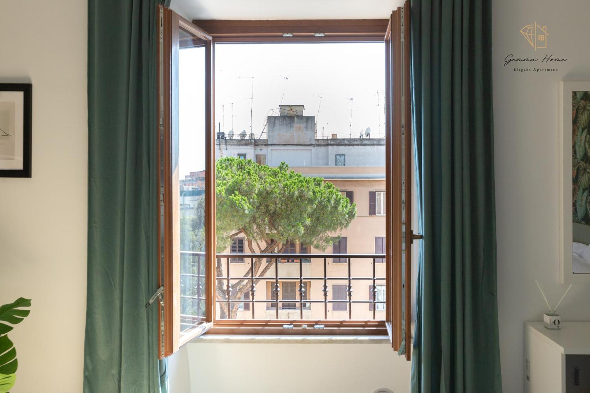 Apartment Gemma House - 100mt To Metro Station, 2 En-suite Bathrooms *