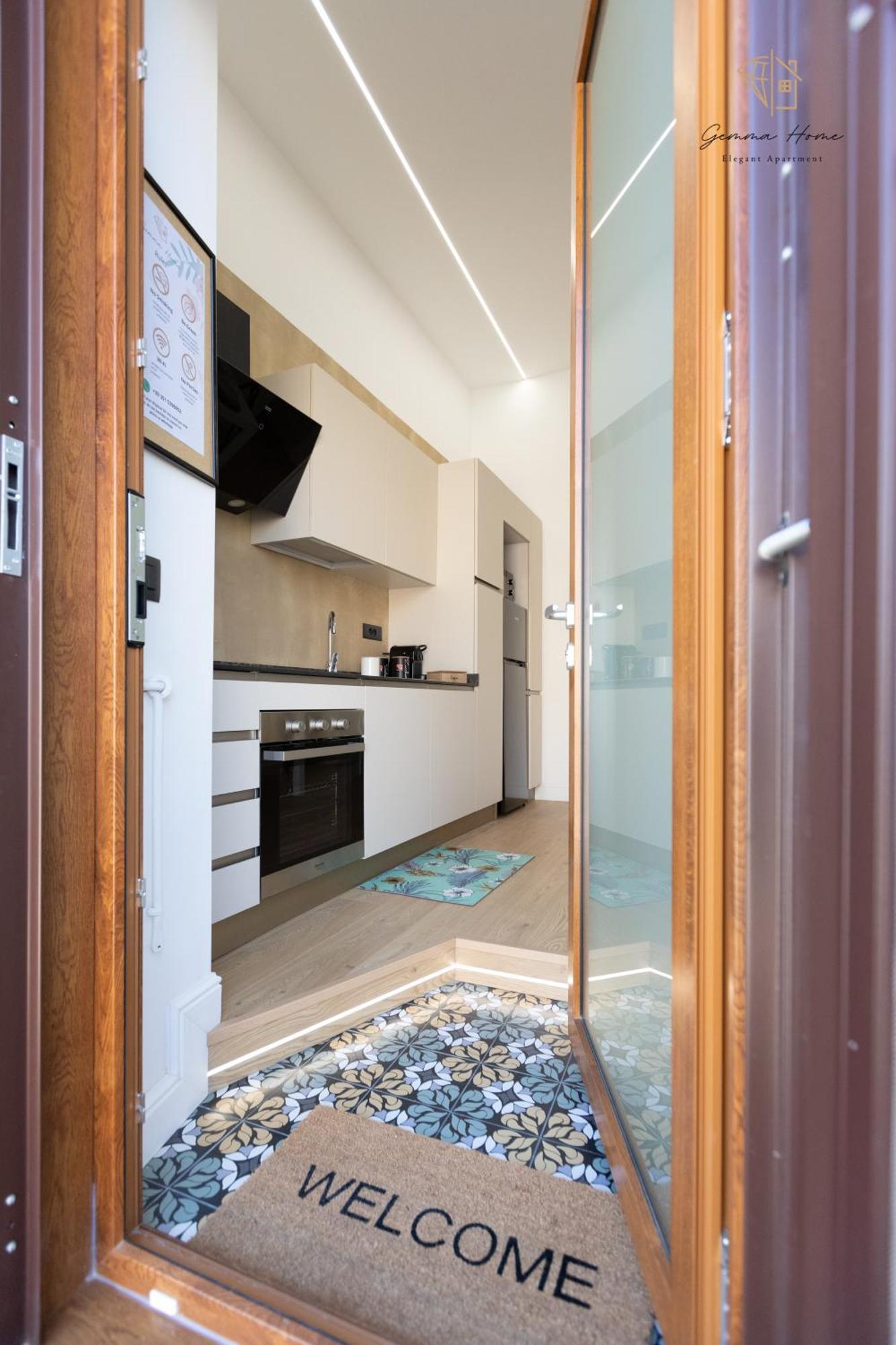 Gemma House - 100mt To Metro Station, 2 En-suite Bathrooms