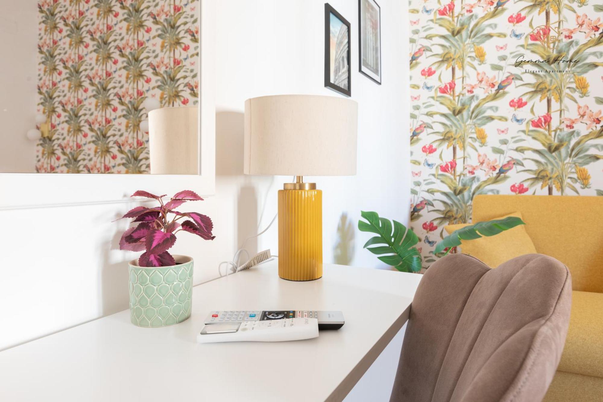 Apartment Gemma House - 100mt To Metro Station, 2 En-suite Bathrooms