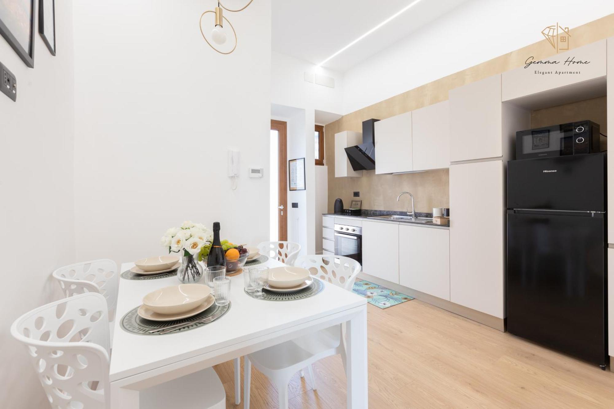 Apartment Gemma House - 100mt To Metro Station, 2 En-suite Bathrooms